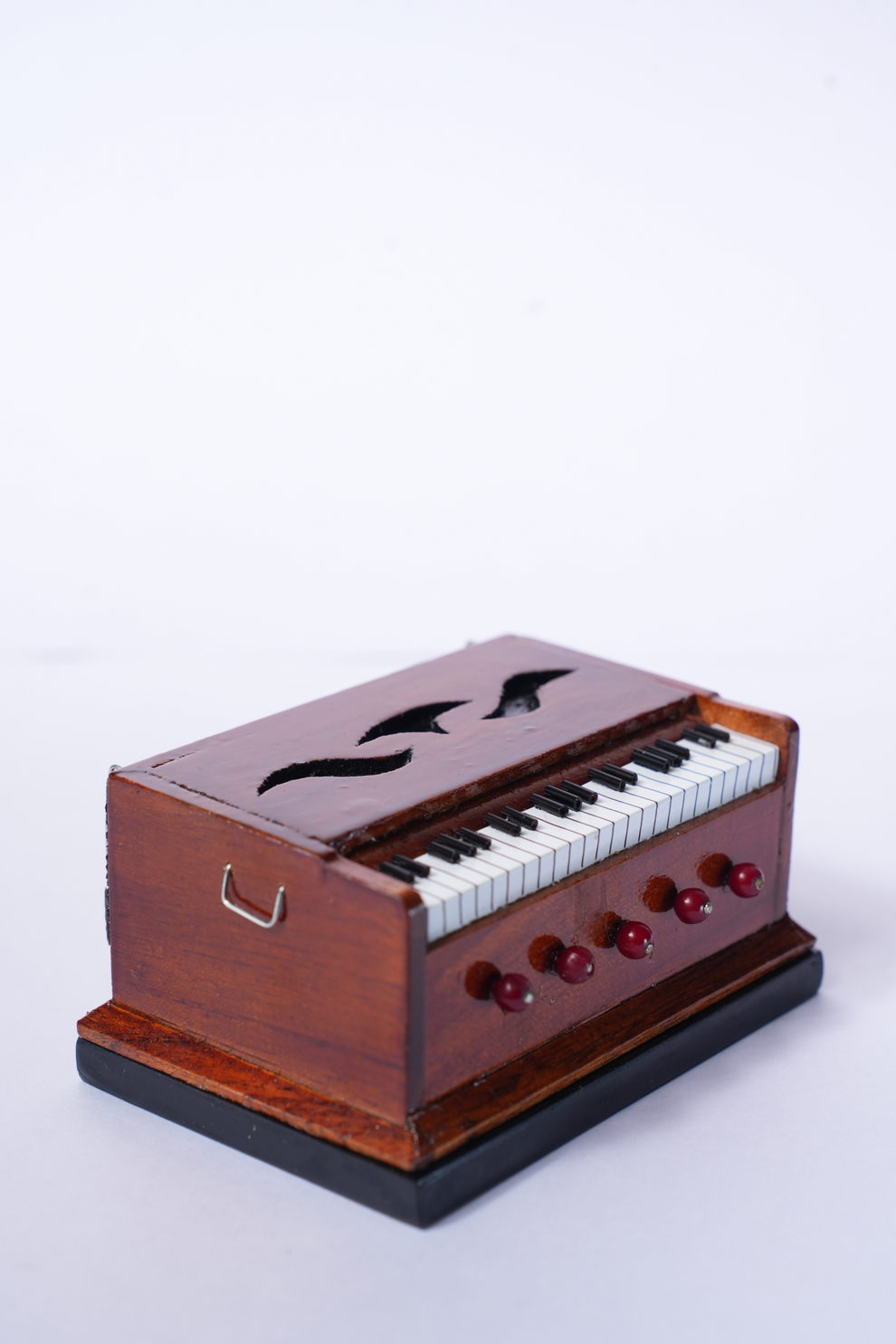 miniature harmonium